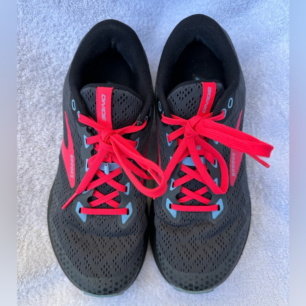 Brook Divide women’s size 8
